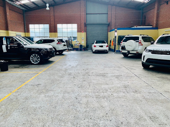 AUTO SOLAR TINT ESSENDON - Car Window Tinting Services in Airport West