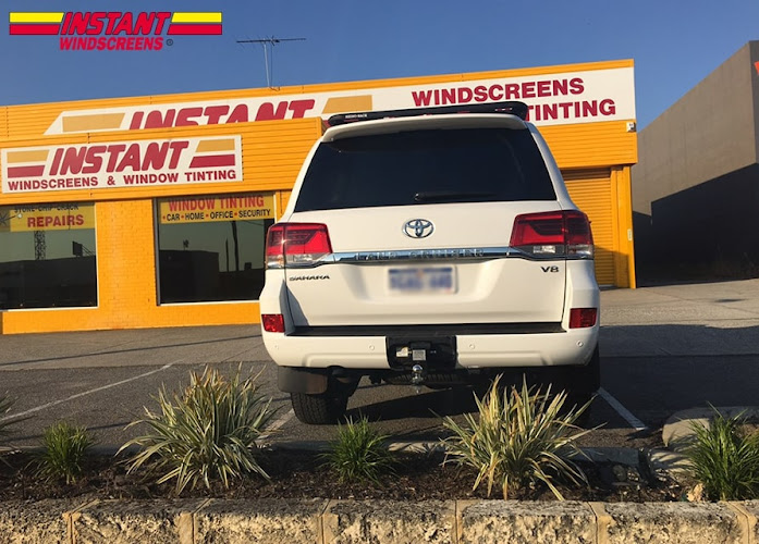 Instant Windscreens Canberra - Repairs & Tinting in Fyshwick