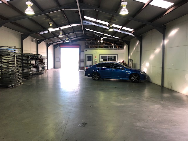 Instant Windscreens Newcastle - Repairs & Tinting in Broadmeadow
