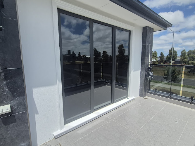Kevin windows tinting services -king wrap in Dandenong North