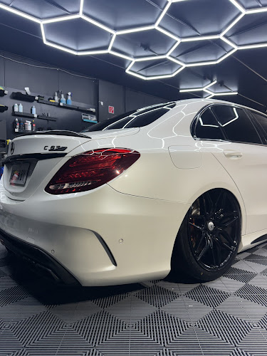Status Detailing Specialists in Redcliffe